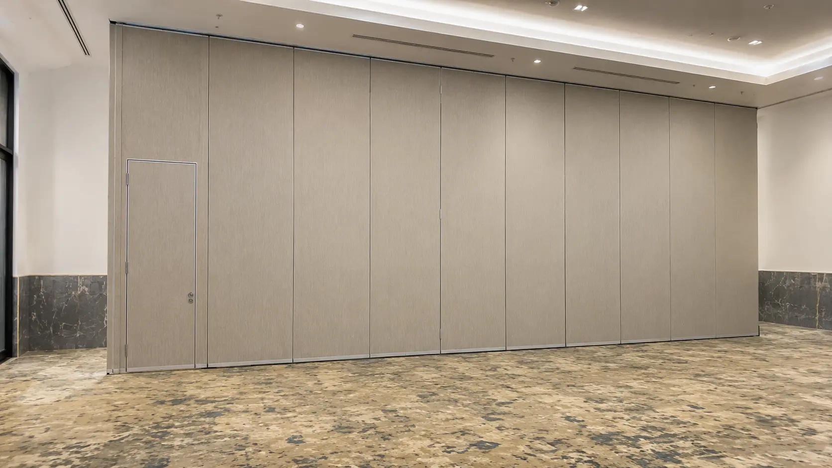 Operable partition recovering job in a hotel